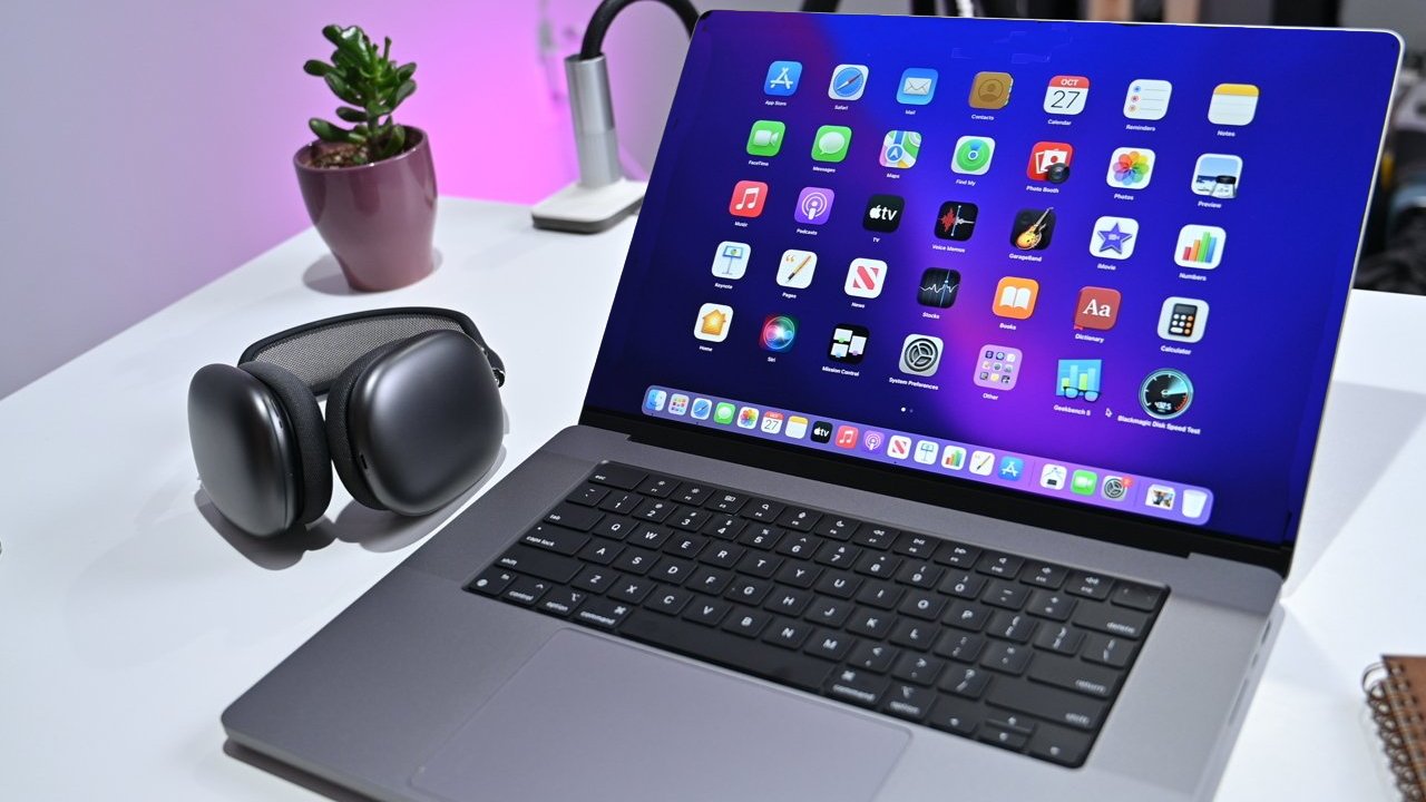 Future MacBook Pro screens may kill off the bezel completely AppleInsider