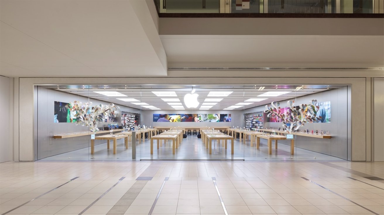 photo of Apple workers in Atlanta drop union vote request, citing intimidation tactics image