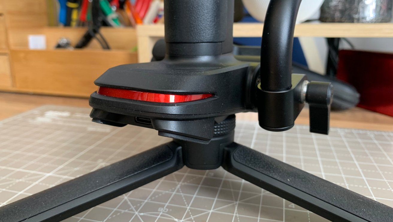The new foot of the Zhiyun Weebill 3 helps with grip and can help balance the gimball on flat surfaces. 