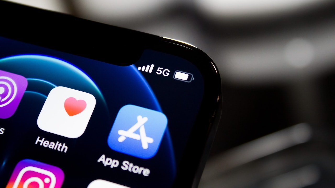Apple must face UK complaint that its App Store commission is unfair | AppleInsider