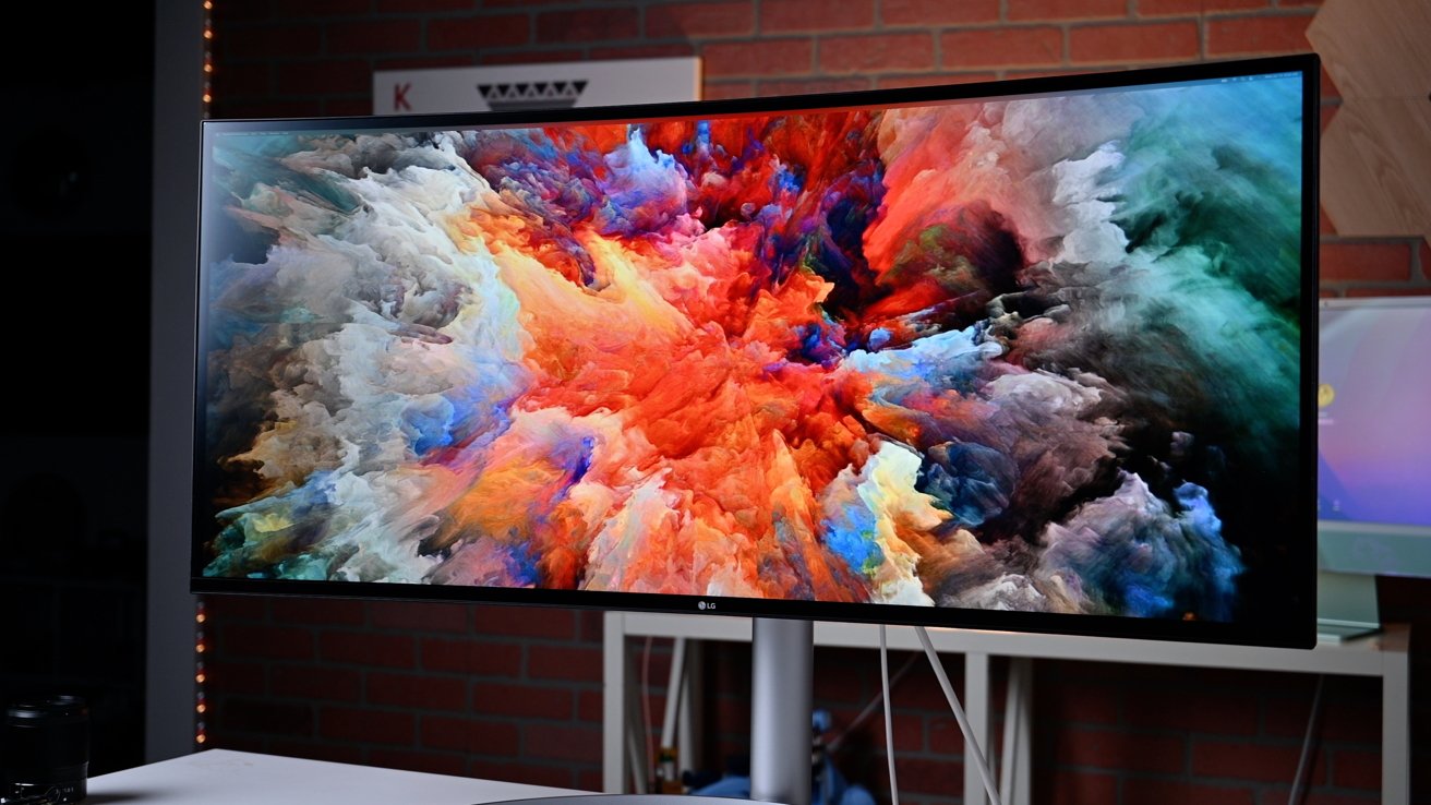 LG curved ultra-wide Thunderbolt Display