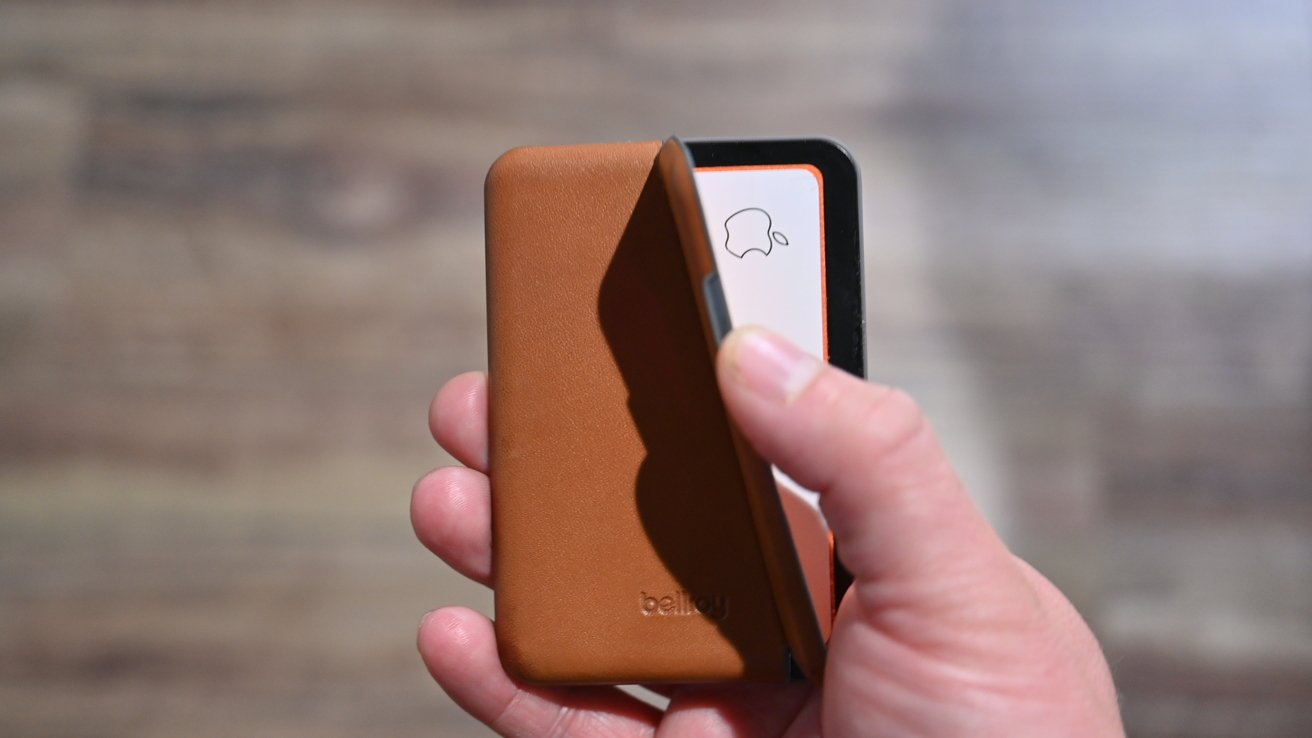  Bellroy Leather Card Pocket Wallet (Max. 15 cards and