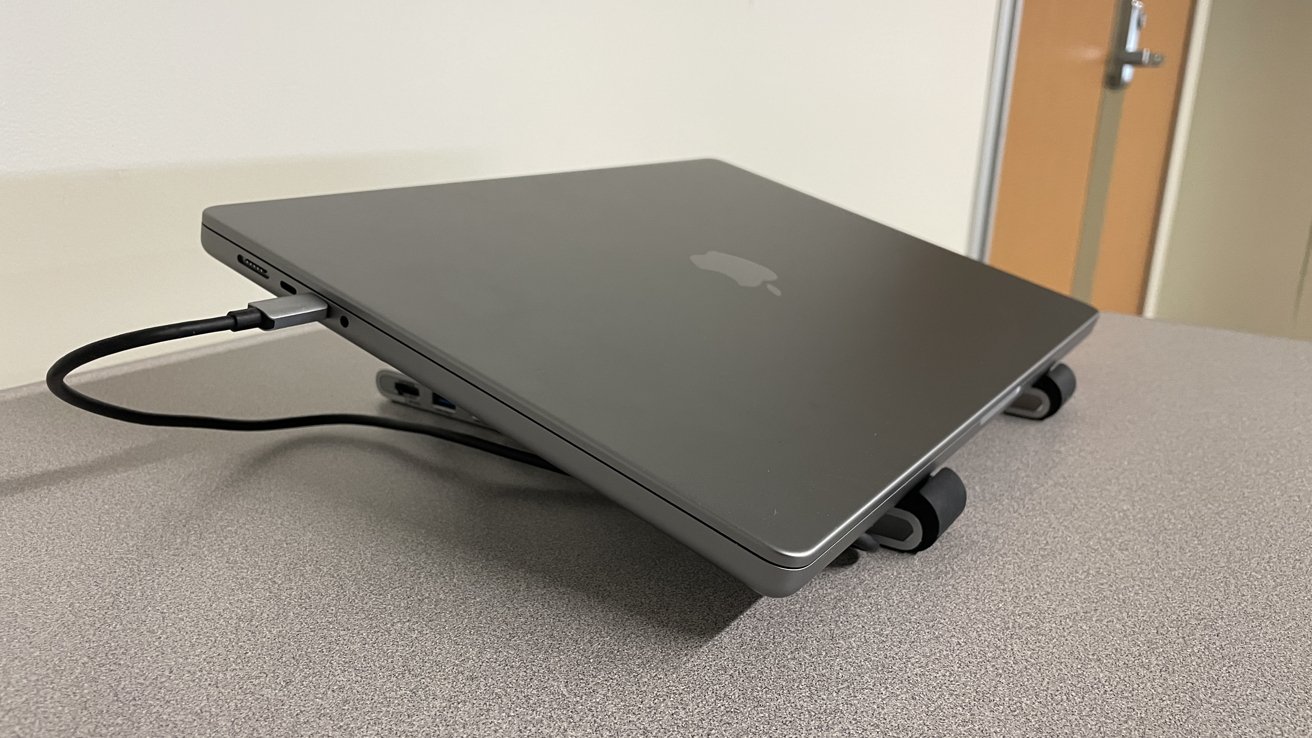 IOGear Dock Professional 6-in-1 4K Dock Stand assessment: dependable ports and unconventional stand fitted to smaller laptops