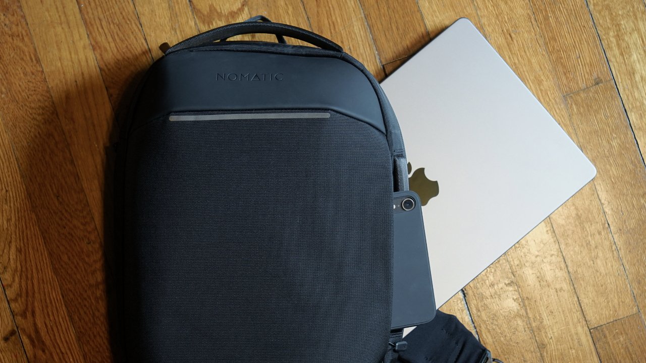 Nomatic Navigator Sling 10L review: the Goldilocks laptop sling