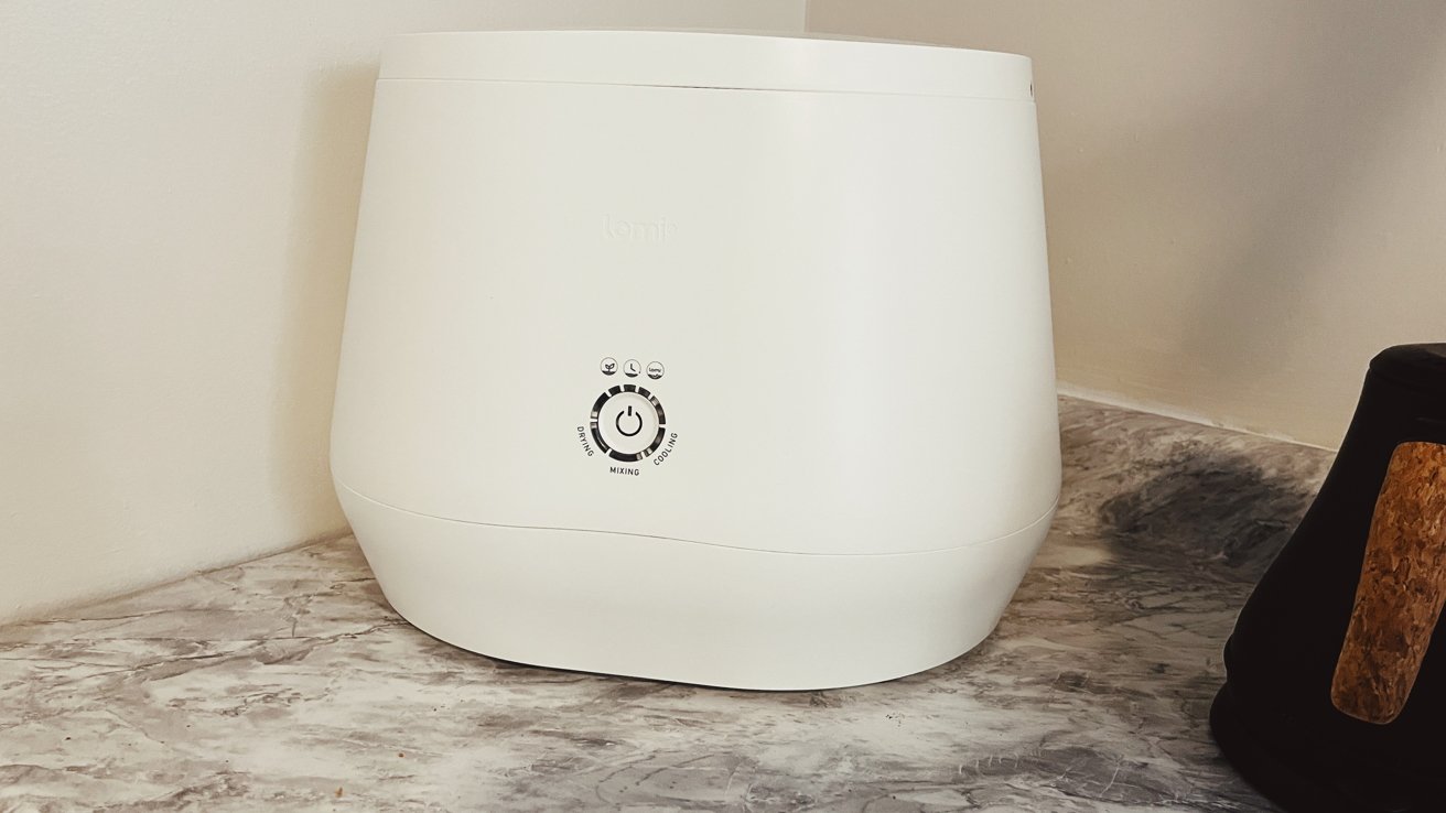 Electric Composter Turns Food Scraps into Dirt (Lomi Review)