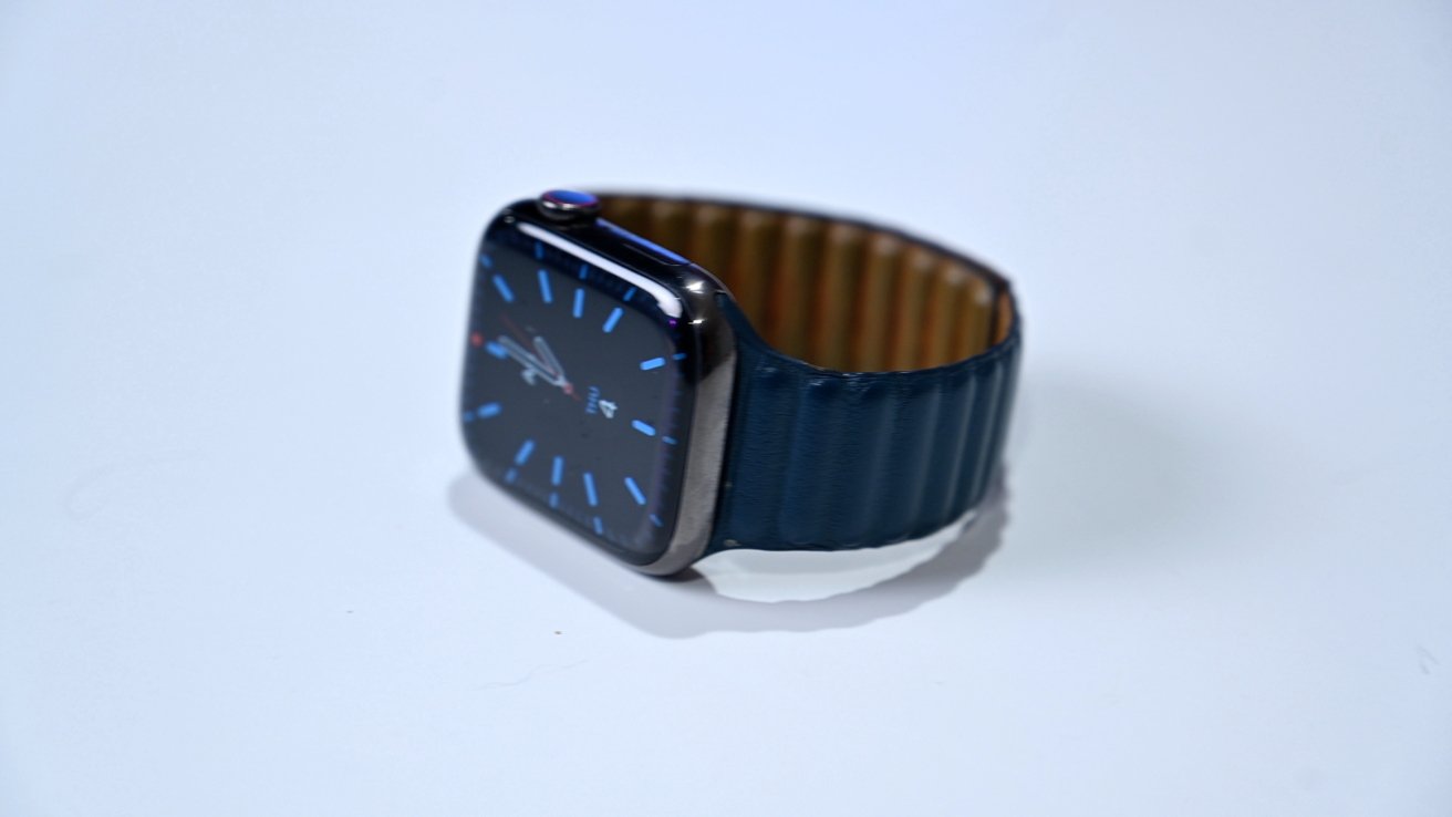 Baltic Blue Leather Link on Apple Watch