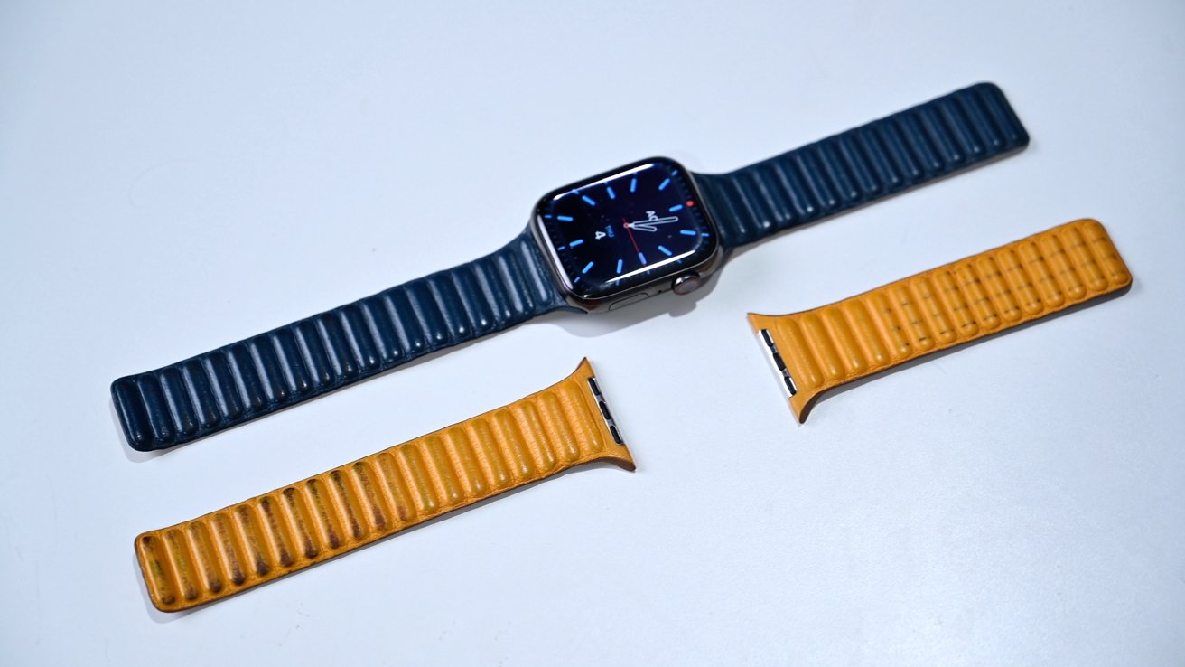 Blue apple watch discount with leather band