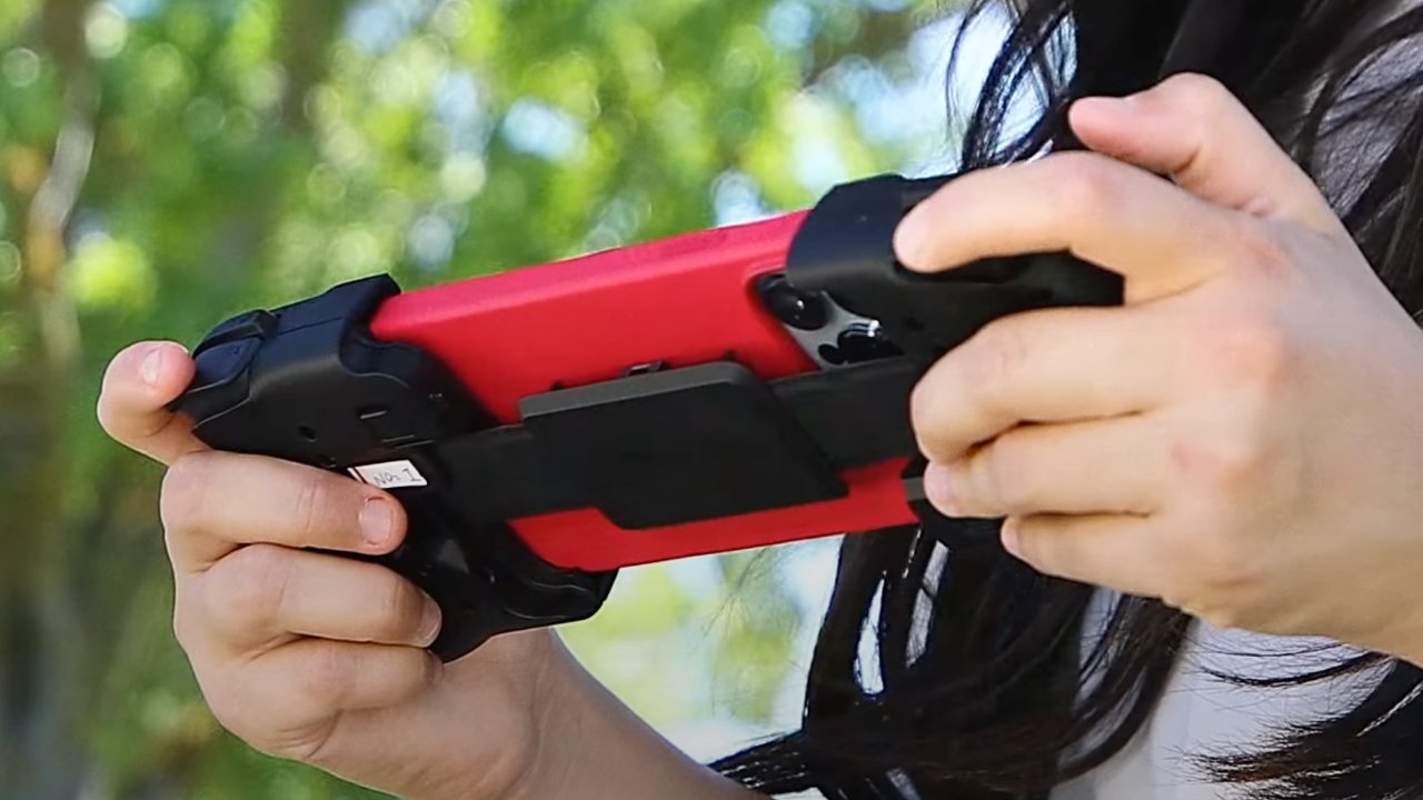 photo of New Gamevice Flex controller lets you keep your iPhone in its case image