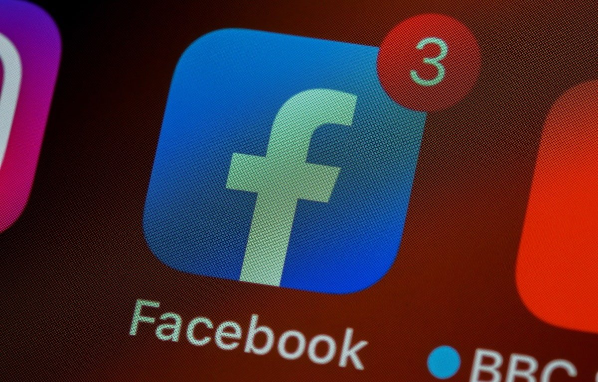 photo of Apple, Facebook said to have discussed 'revenue-sharing agreements' years ago image