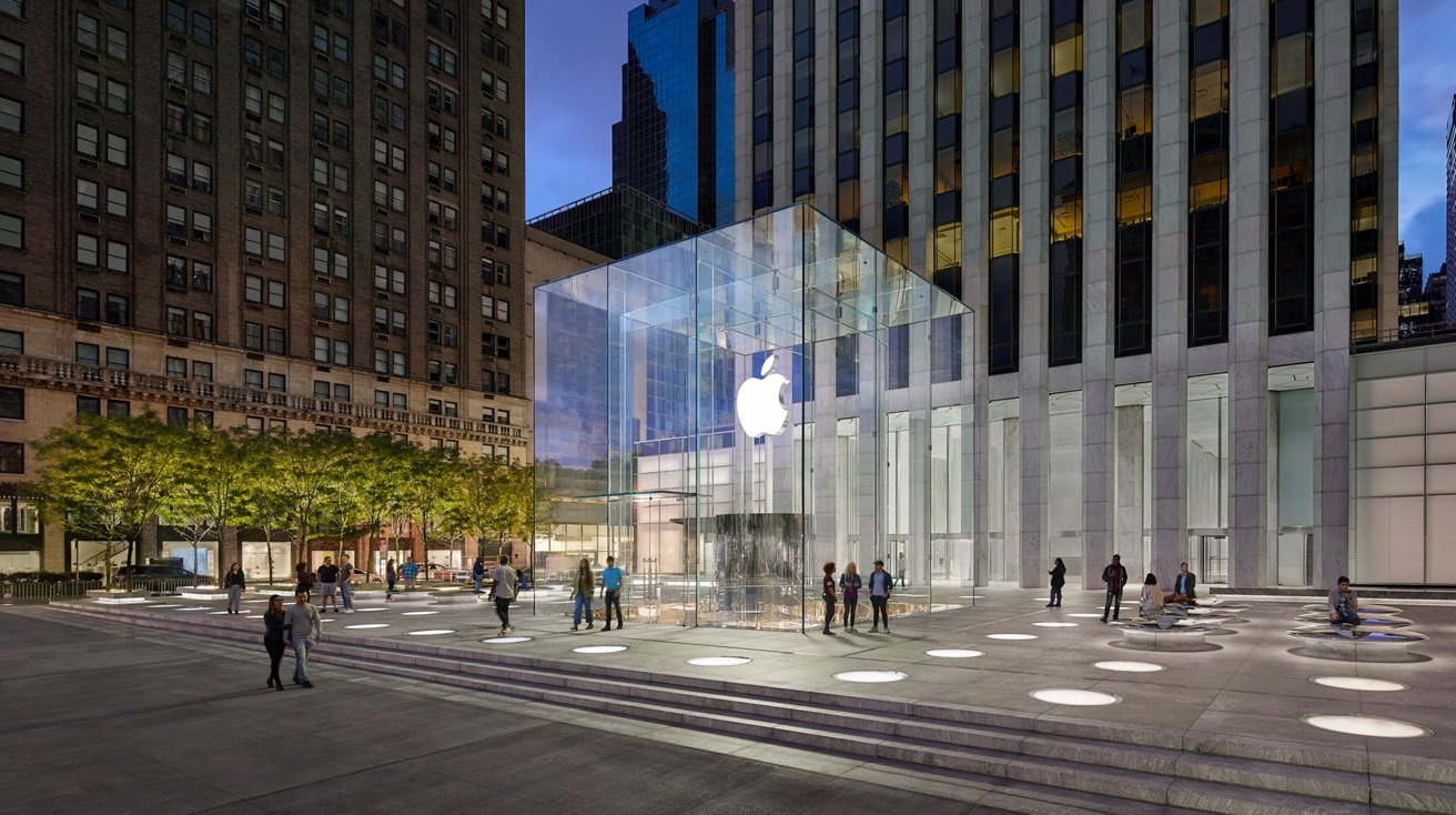 The Fifth Avenue Apple Store in New York