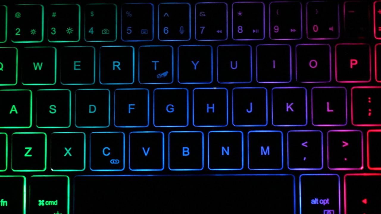 RGB backlights look great in the dark with minor light bleeding issues