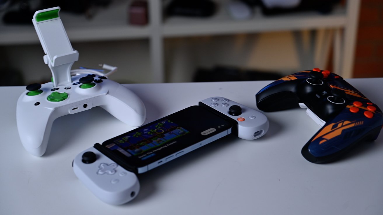 game controllers for iPhone Apple