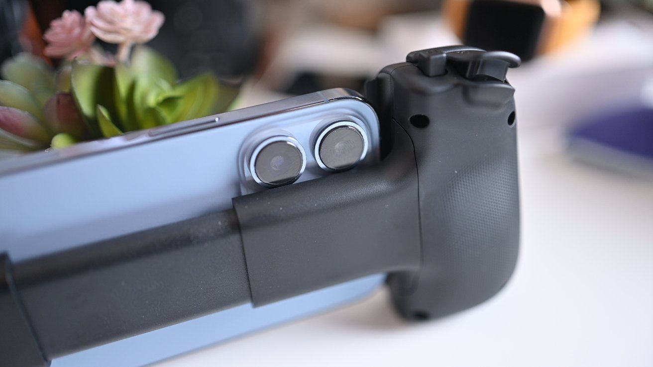 Razer Kishi V2 review: Contender for best iPhone game controller