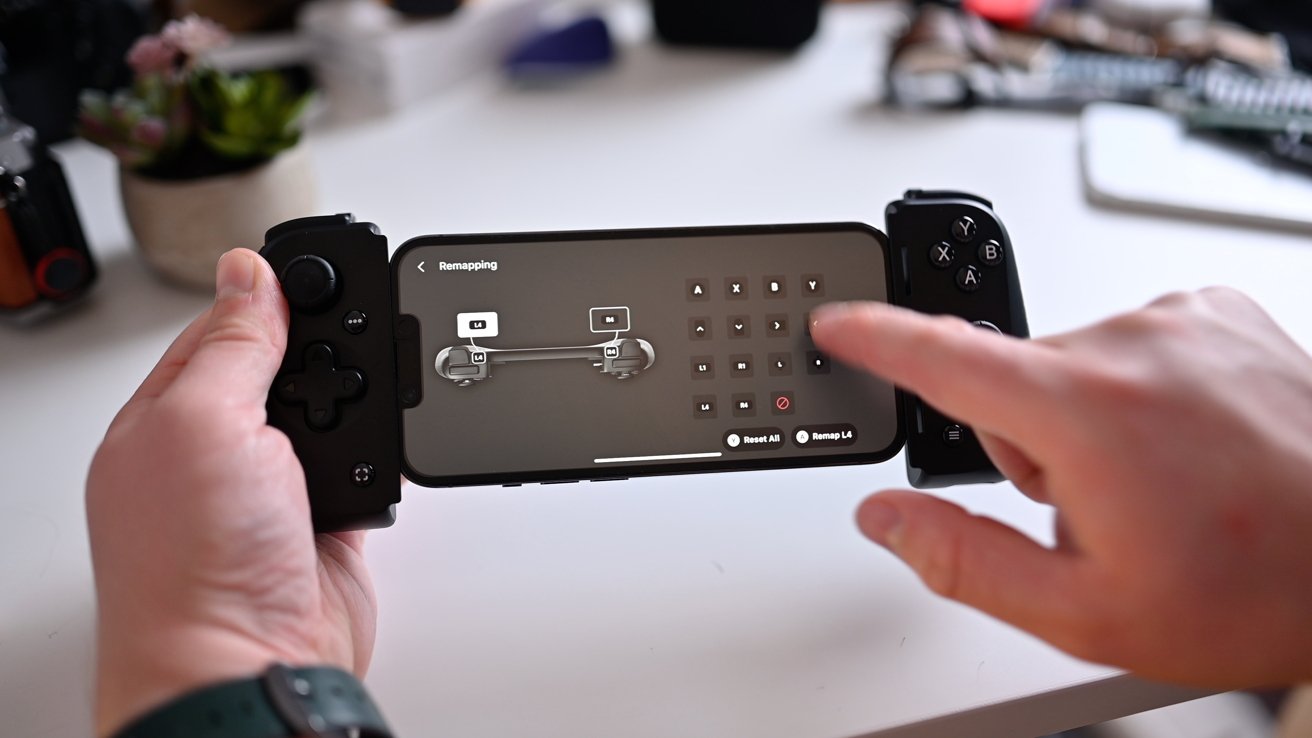 Razer Kishi V2 review: Contender for best iPhone game controller