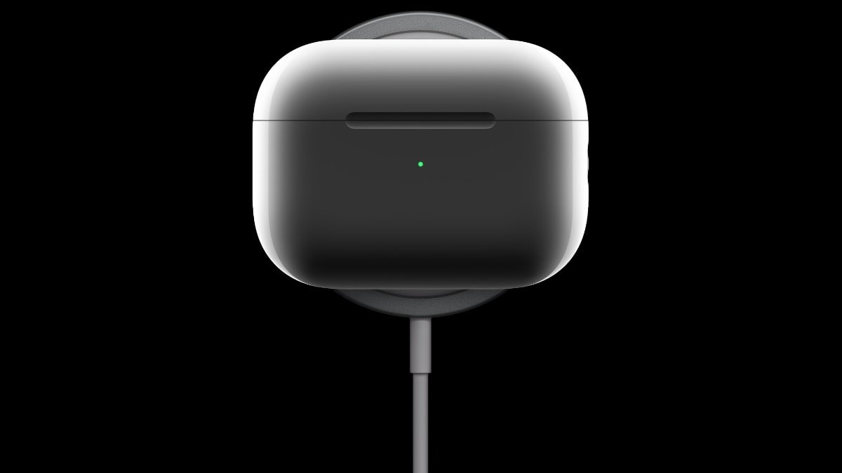Das AirPods Pro Gen 2 Case kann mit einem Apple Watch Ladegerät aufgeladen werden.