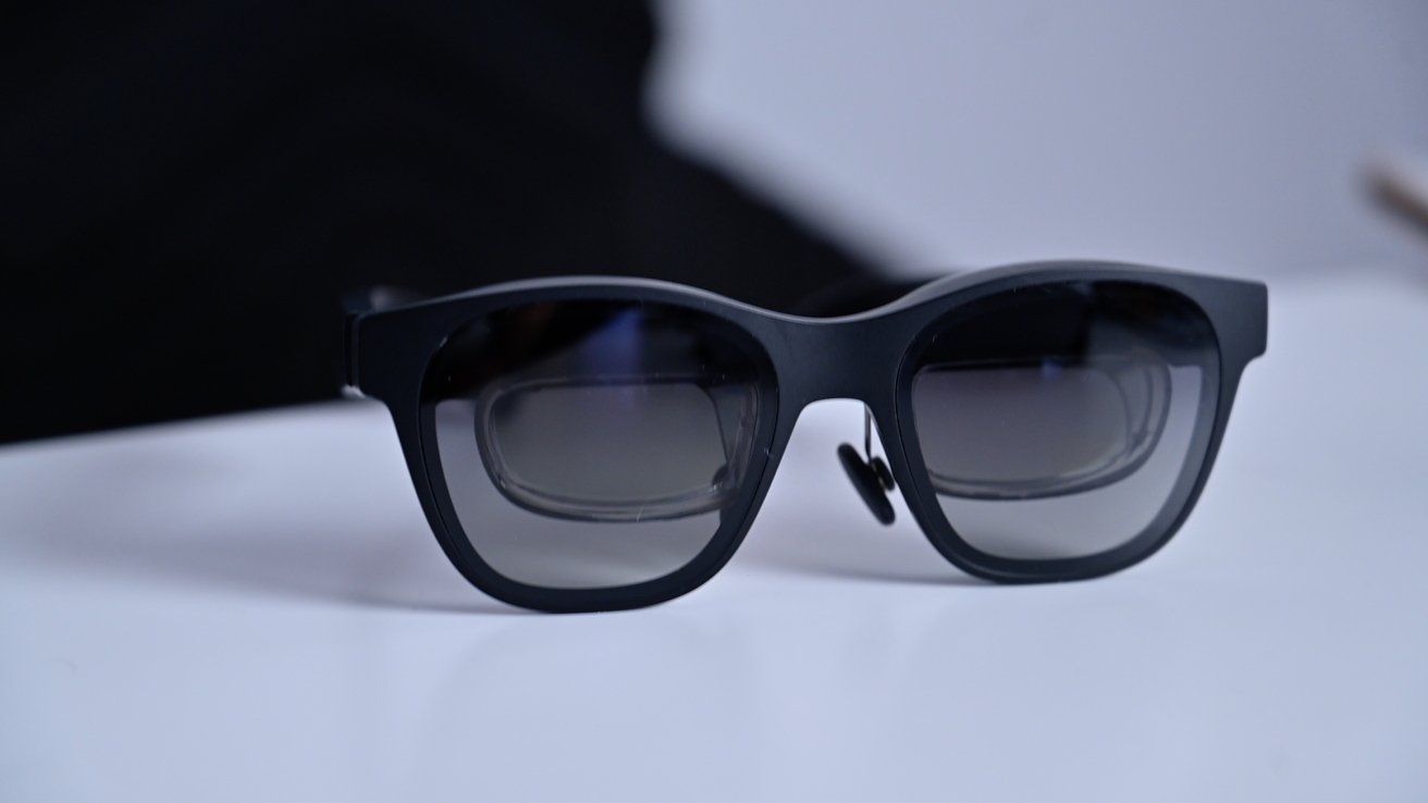 https://photos5.appleinsider.com/gallery/50434-99458-NReal-Glasses-Front-xl.jpg