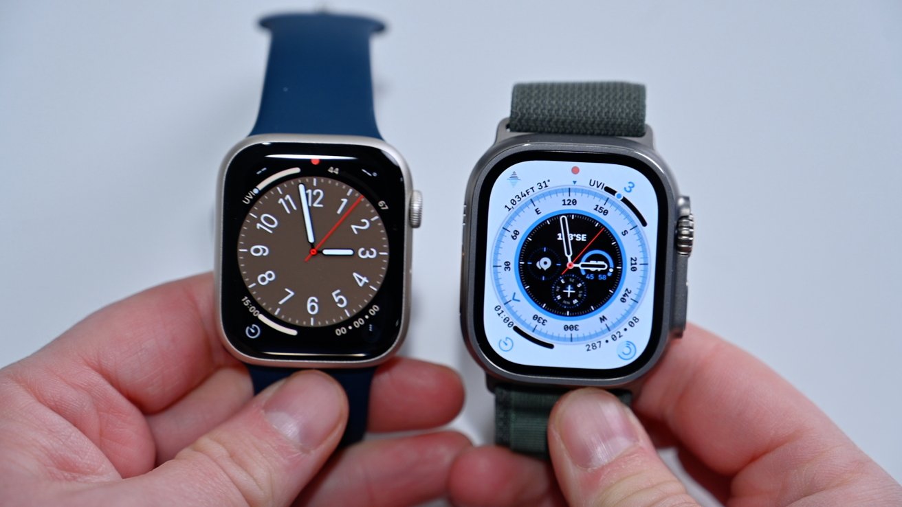 Apple Watch Series 8 (left) and Apple Watch Ultra (right)