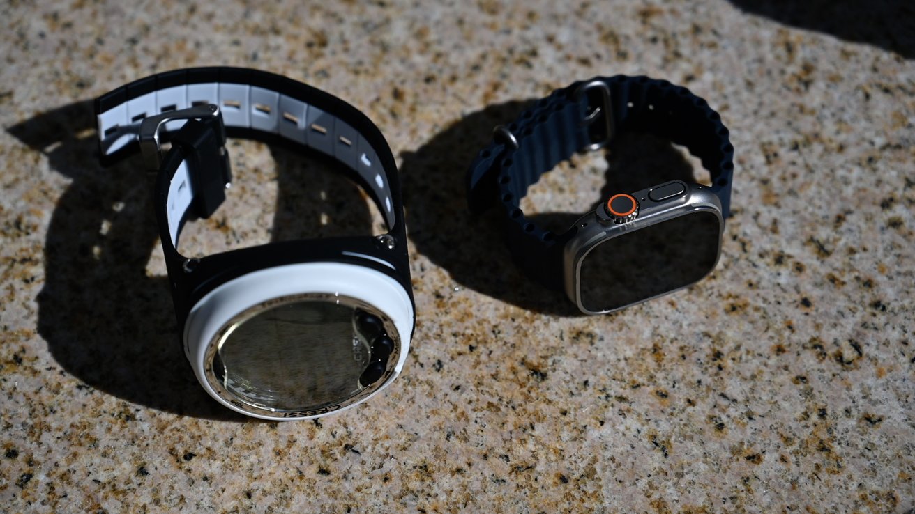 Apple Watch Ultra versus Cressi dive watch