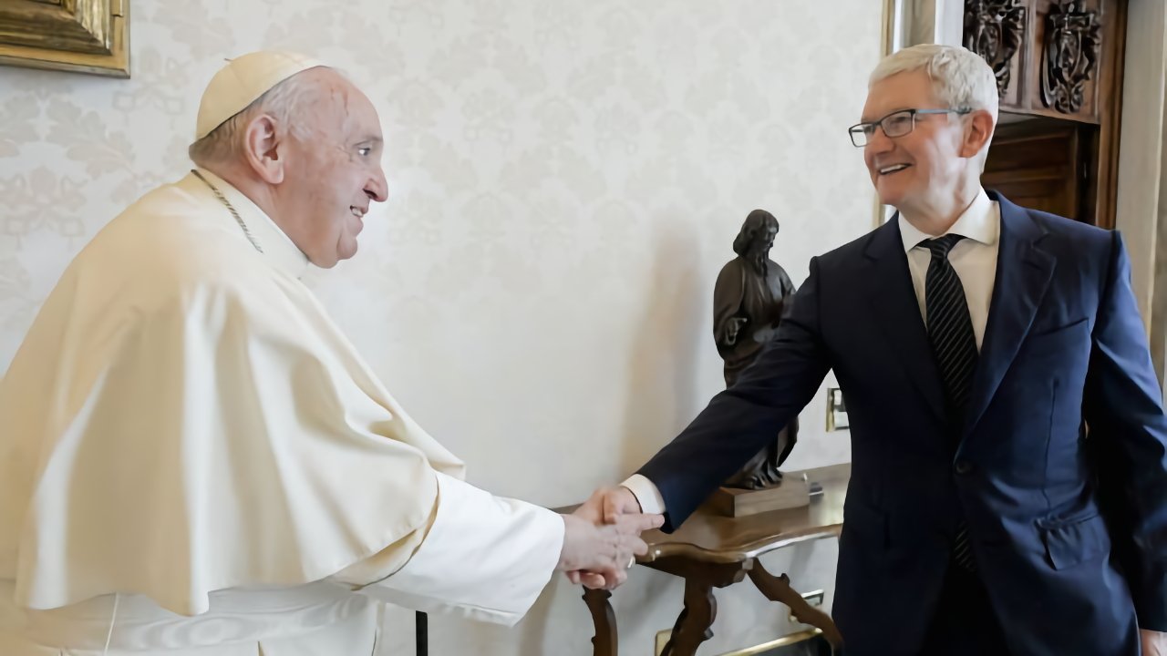 Pope Francis meets with Tim Cook (Source: Vatican Media)