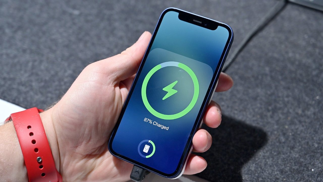 Das MagSafe Battery Pack ist eine leichte Möglichkeit, das iPhone aufzuladen