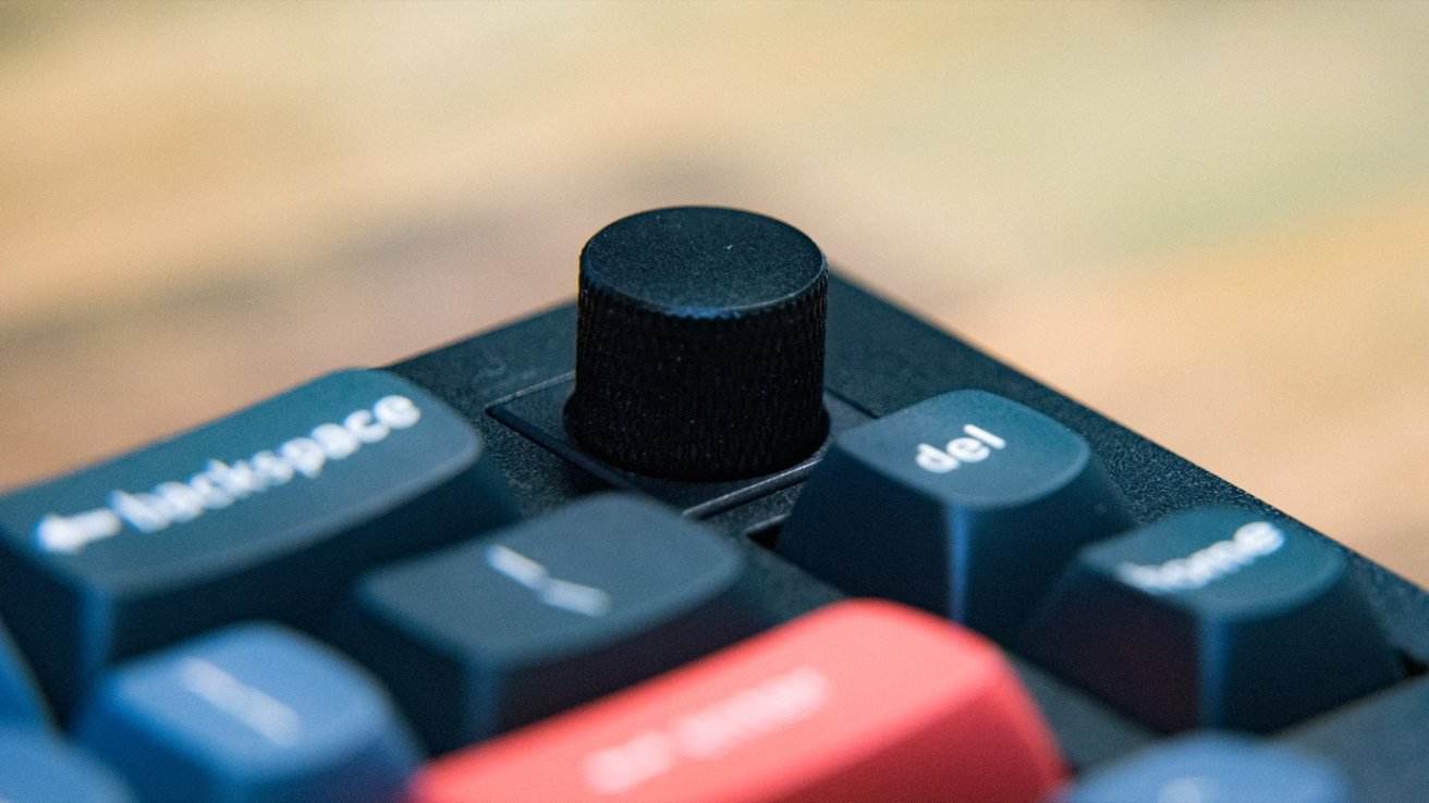 The Keychron Q8's knob can be twisted, and also functions as a button.