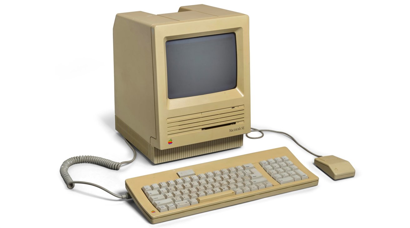A Macintosh SE used by Steve Jobs at NeXT [via Bonhams]