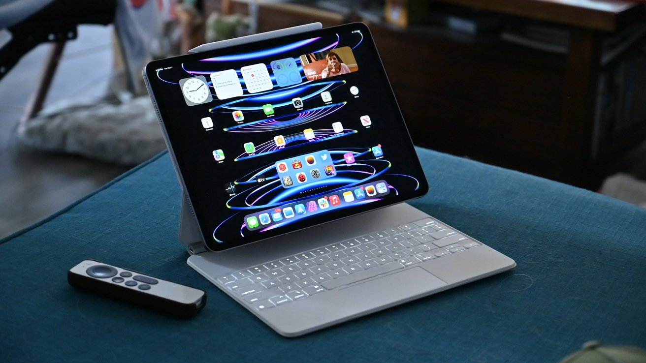 The 2022 12.9-inch iPad Pro on the Magic Keyboard