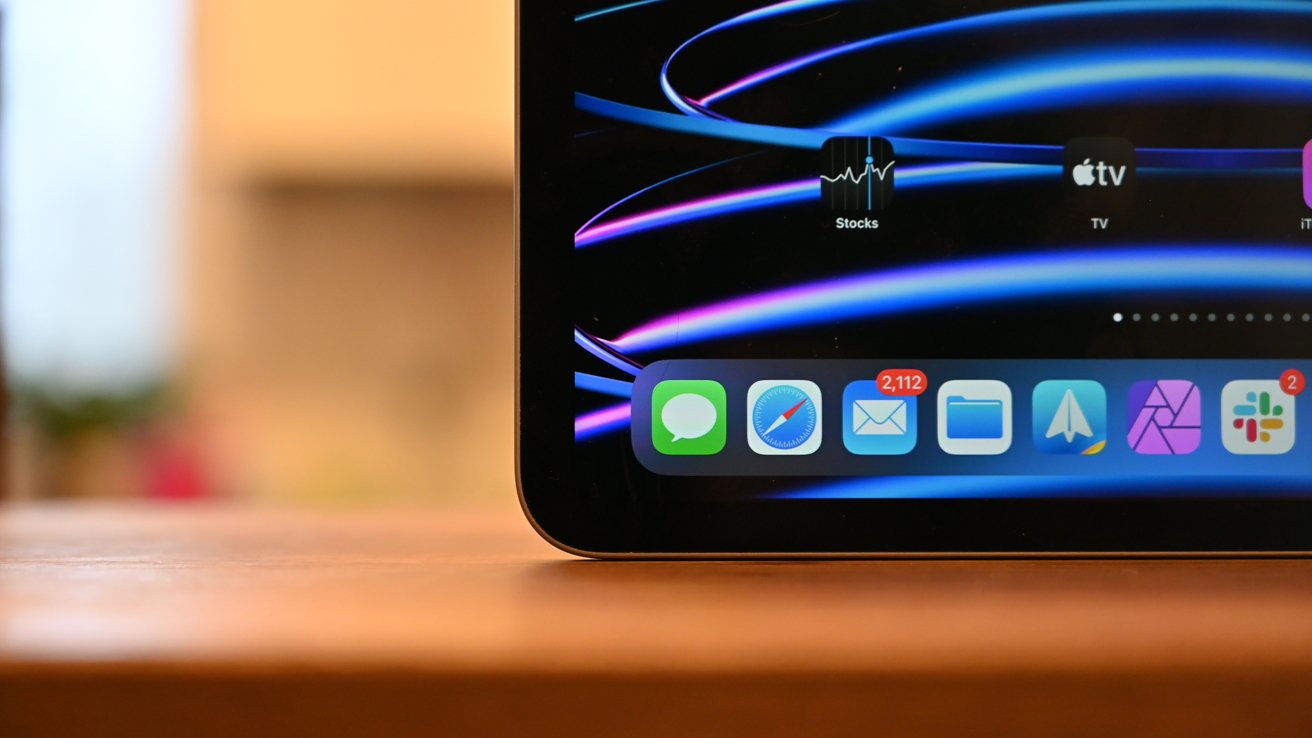 Apple iPad Pro 12.9 (2022) review: Apple's giant tablet now runs with the  M2 SoC -  Reviews