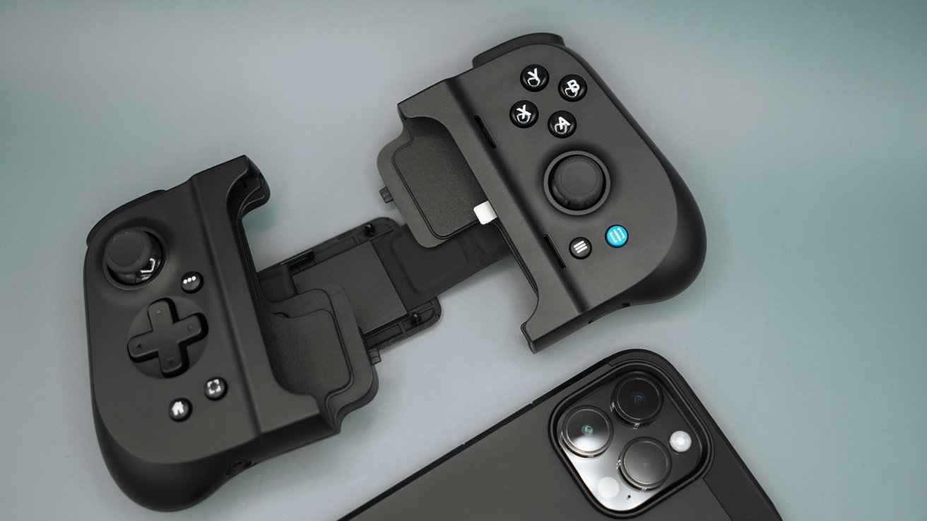 The Gamevice Flex works with your iPhone case