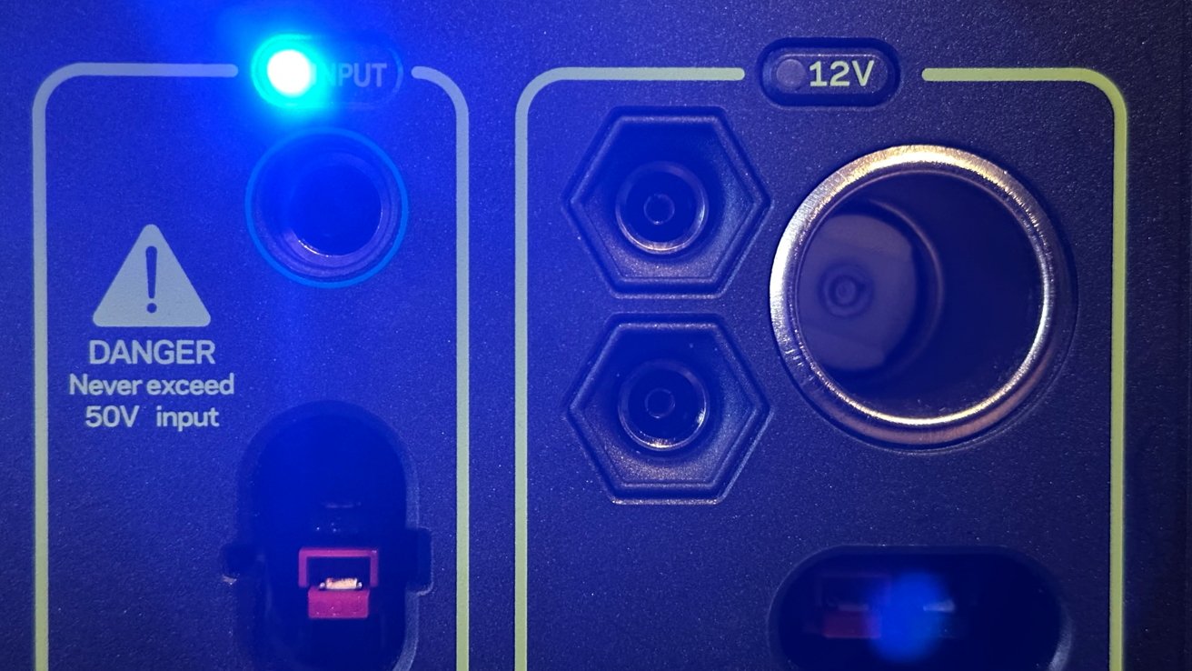 Don't worry, the Yeti 1000X will make sure you know it is charging with this blue light