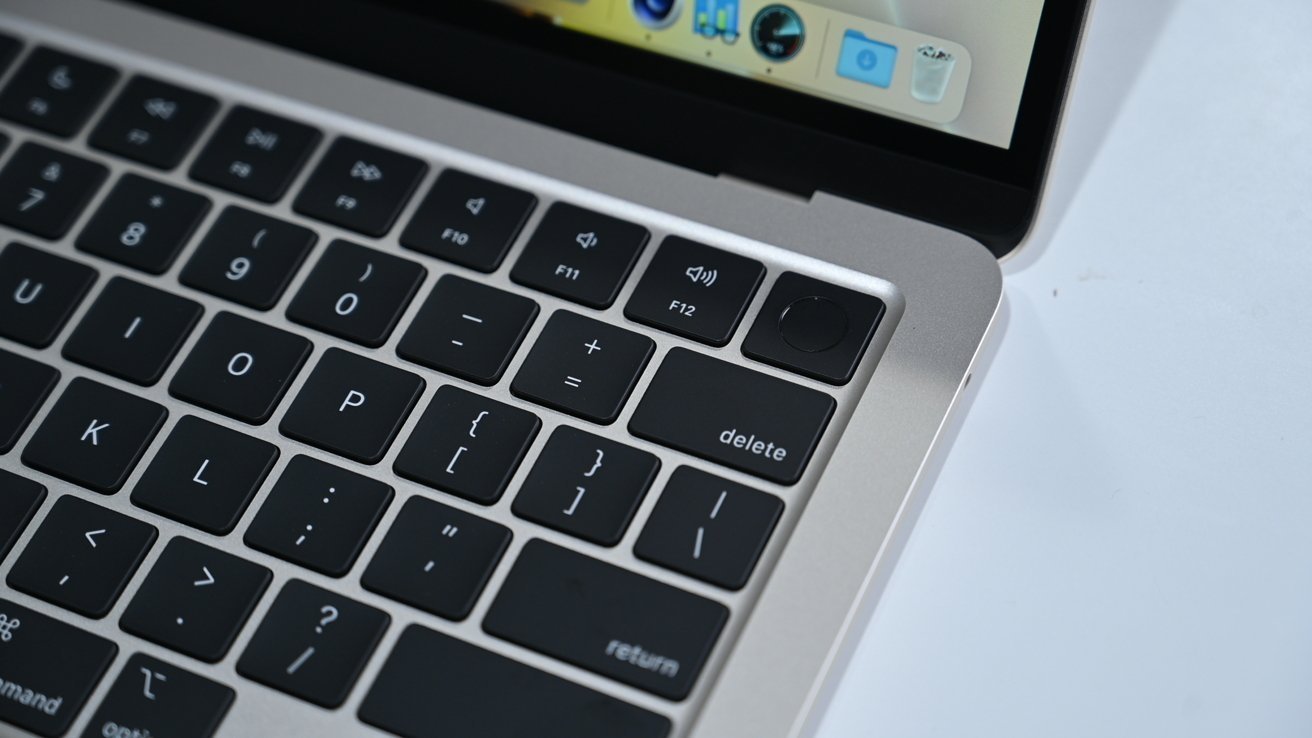 Starlight MacBook Air M2 keyboard closeup