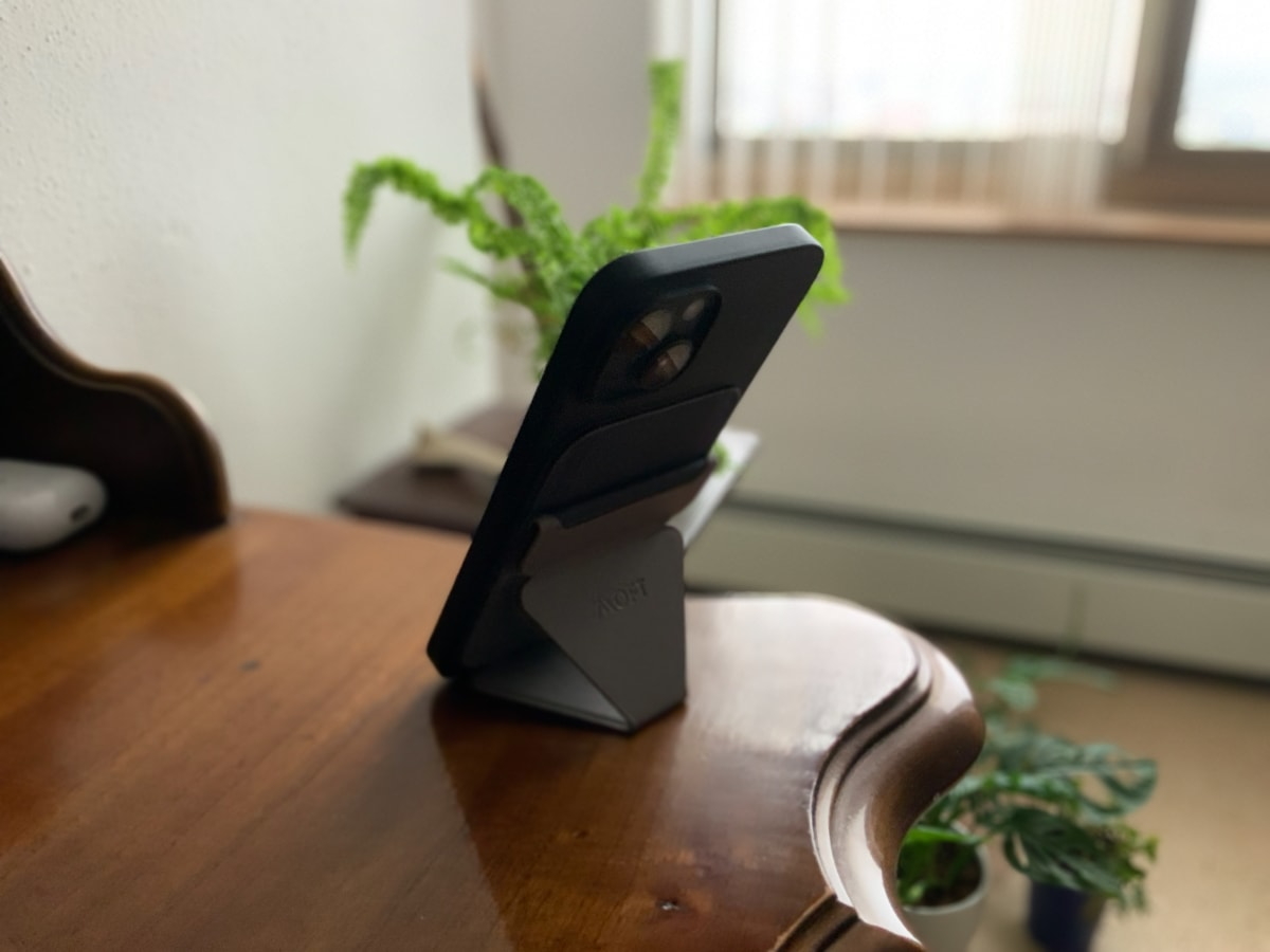 Moft Snap Phone Tripod Stand review: Lifts iPhone way, way up