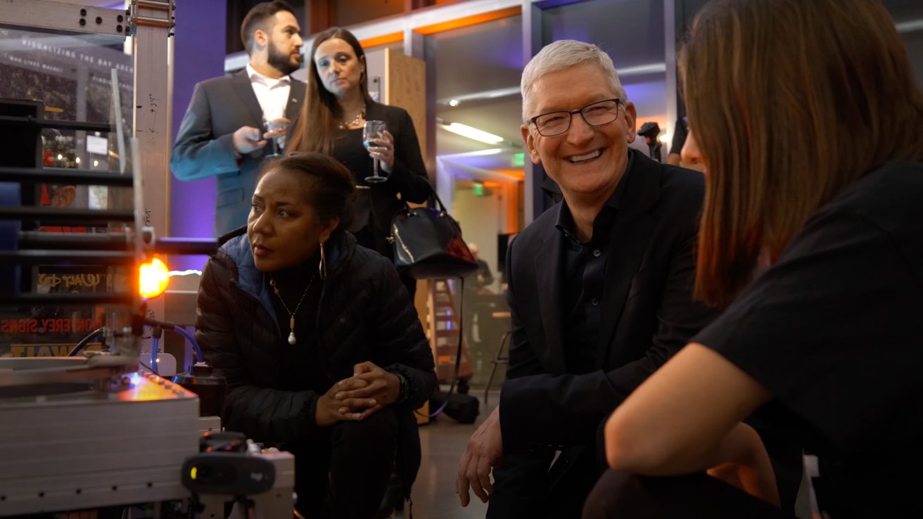 Tim Cook at the FIRST Inspire Gala. Image credit: Brian Tong