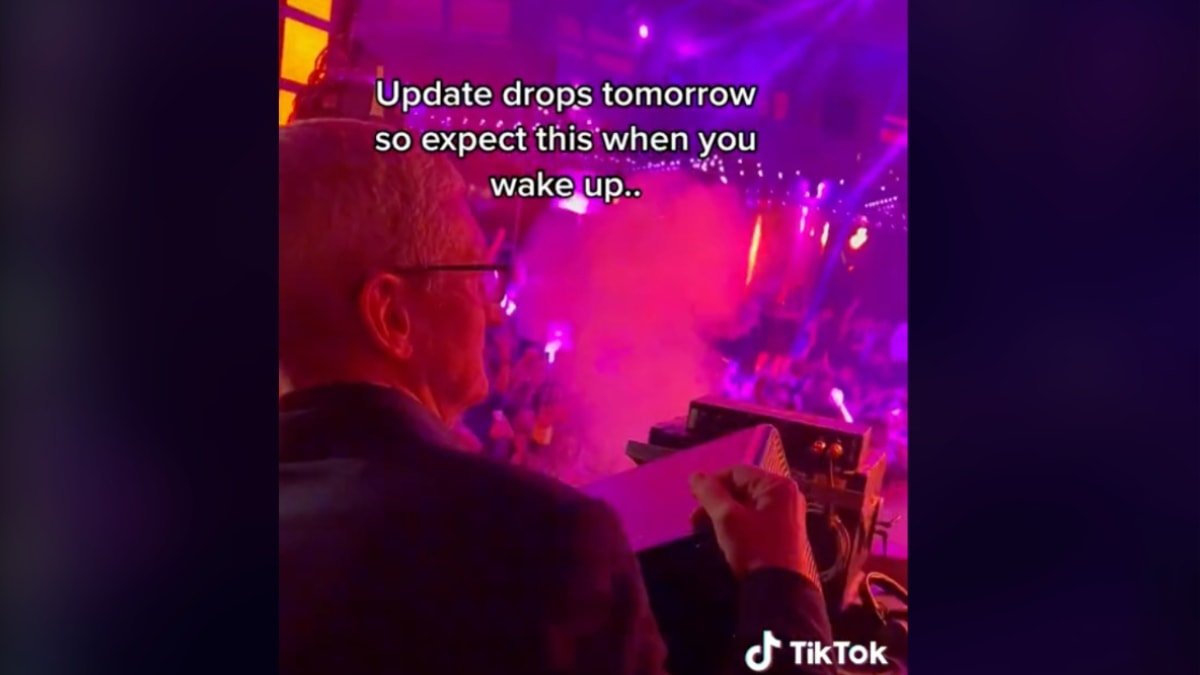 photo of Tim Cook partied with Diplo at Vegas concert image