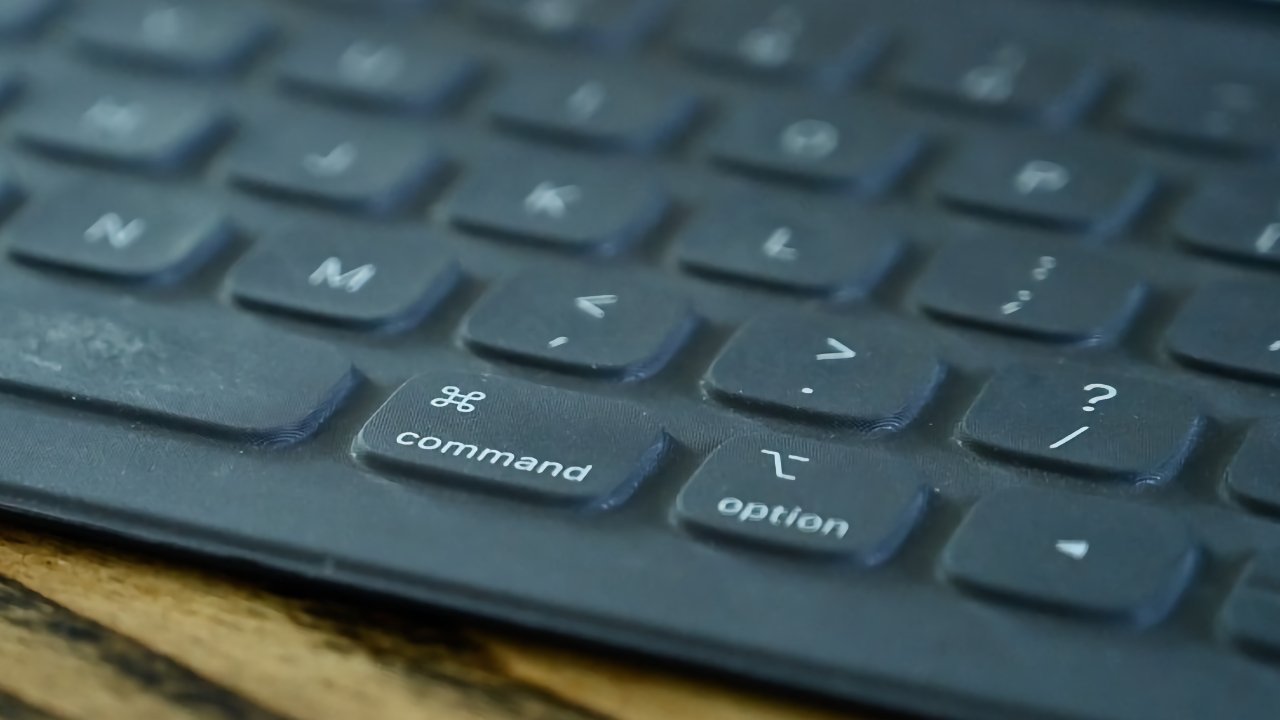 Apple's smart keyboard does not include a backlight
