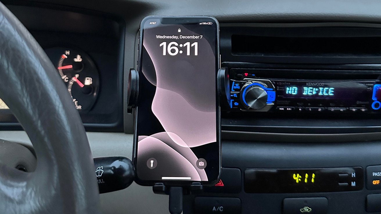 Humixx Automobile Mount evaluation: iPhone clamp in a MagSafe world