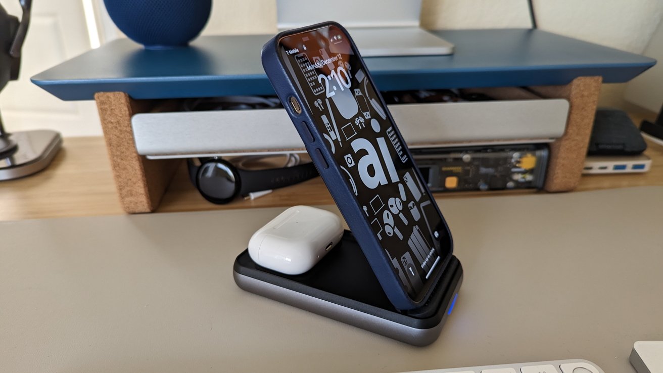 Duo Wireless Charger Power Stand