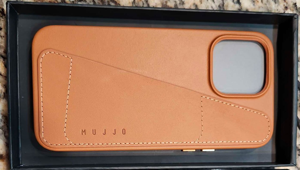 Mujjo leather iPhone case