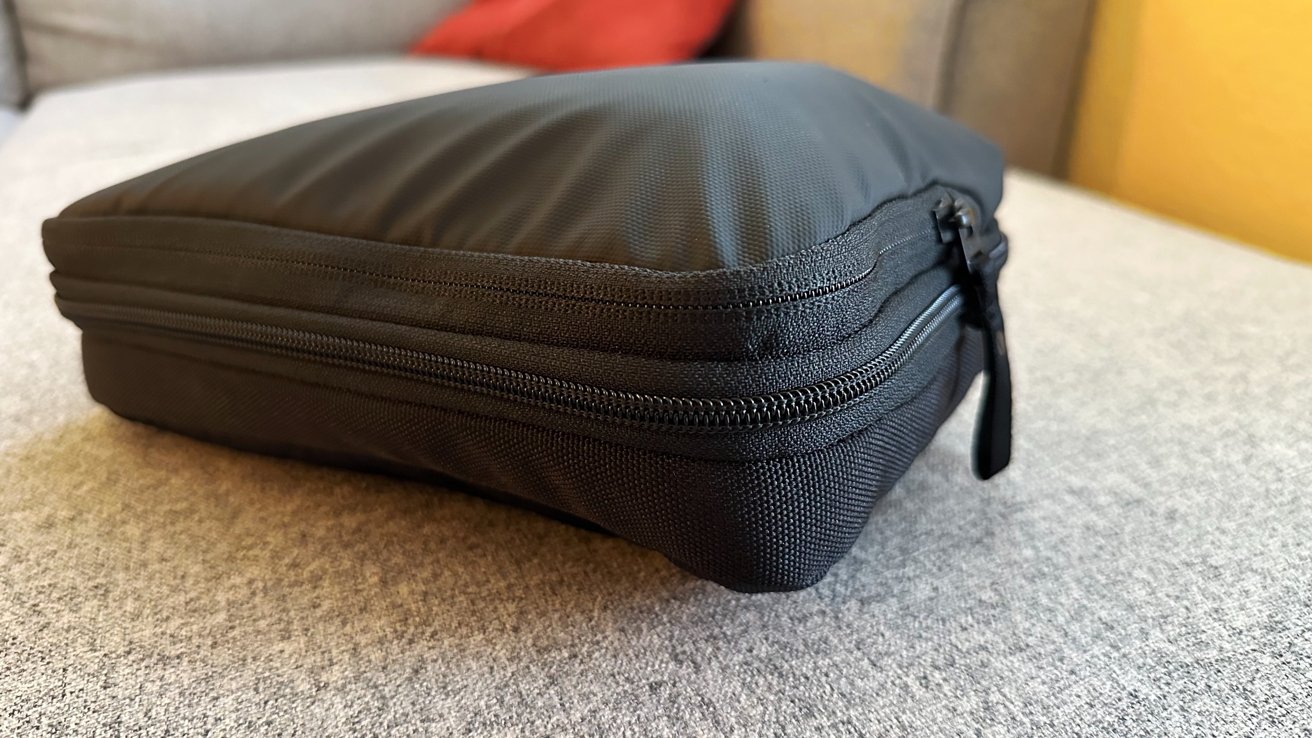 Incase A.R.C. Brief review: A laptop bag for minimalists | AppleInsider