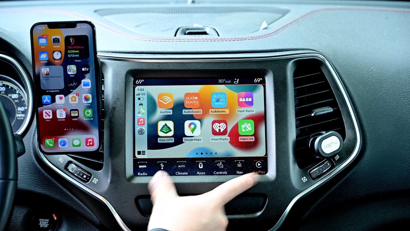 This Apple CarPlay-compatible car display is only $120