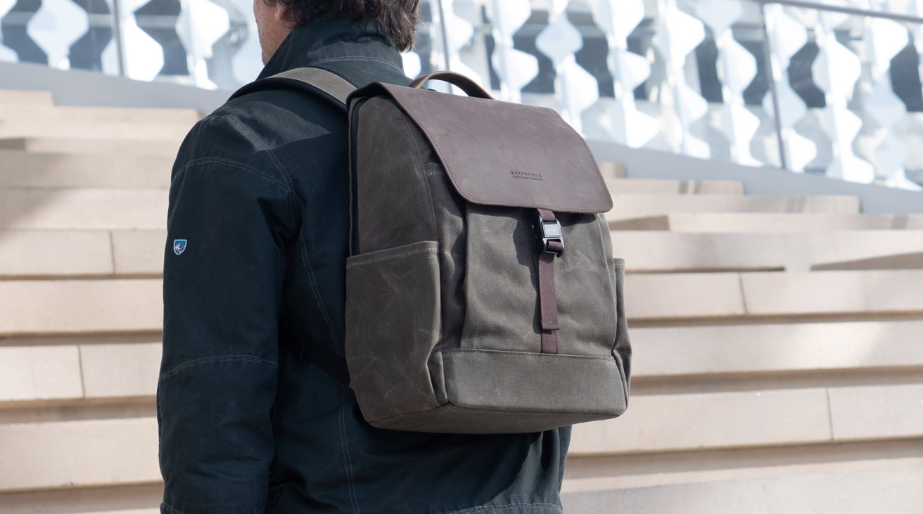 WaterField's Miles Laptop computer Bag can haul two MacBook Professionals