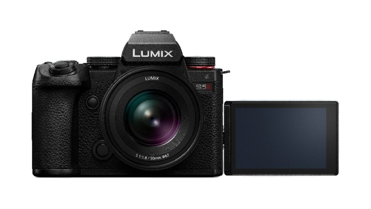 New Panasonic LUMIX S5II cameras are great for livestreamers