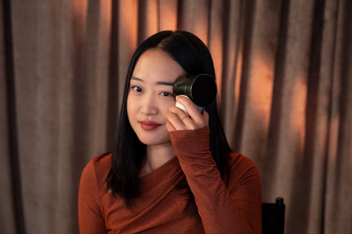 To get started, a person can open the L'Oreal Brow Magic app and scan their face