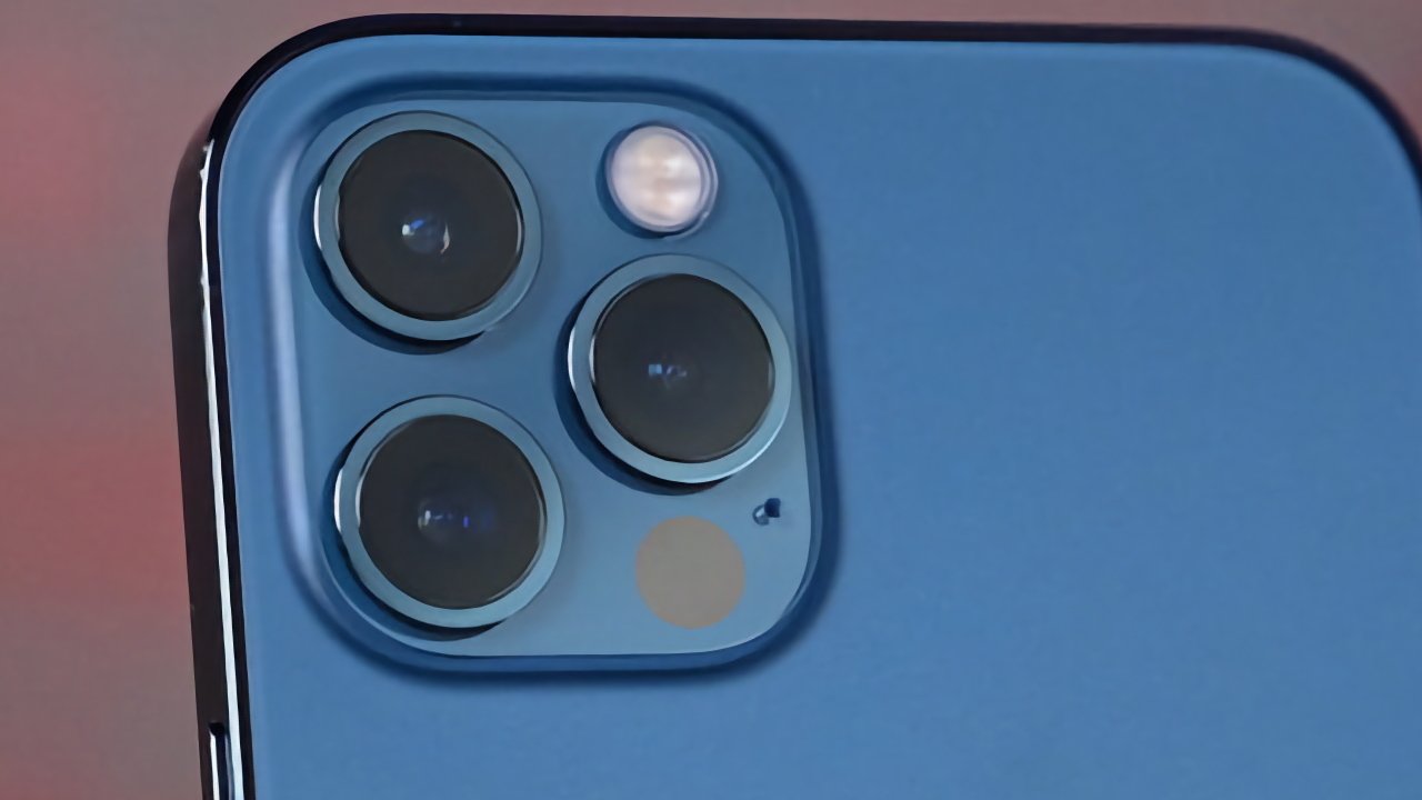 iPhone 15 Pro Max will get periscope folding zoom camera, rumor claims
