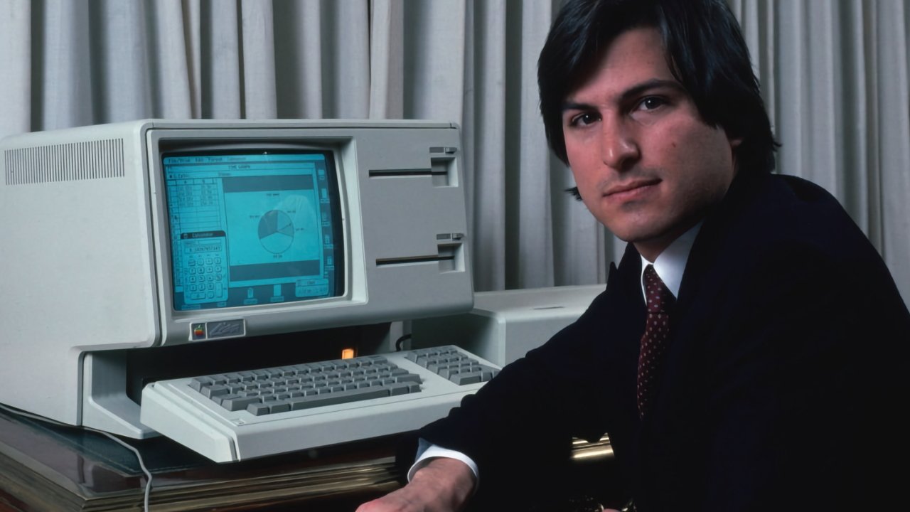 Steve Jobs with an Apple Lisa