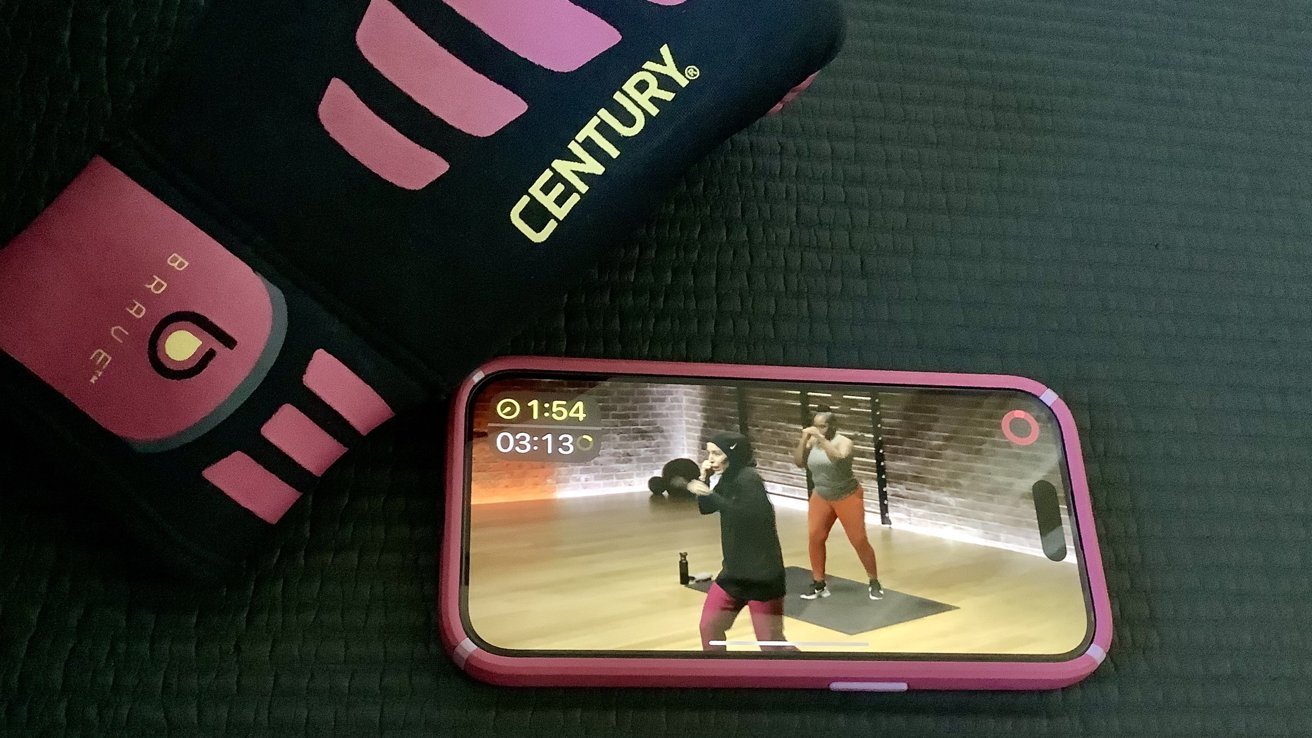 La pantalla de entrenamiento de Apple Fitness+ es minimalista