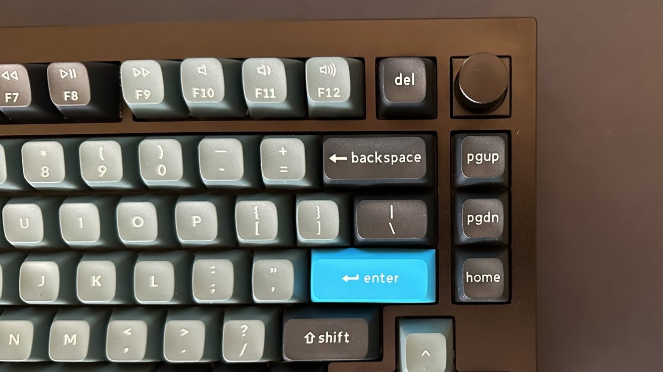 Keychron Q1 Pro with a knob