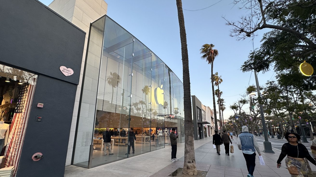 Apple's thick glass storefront