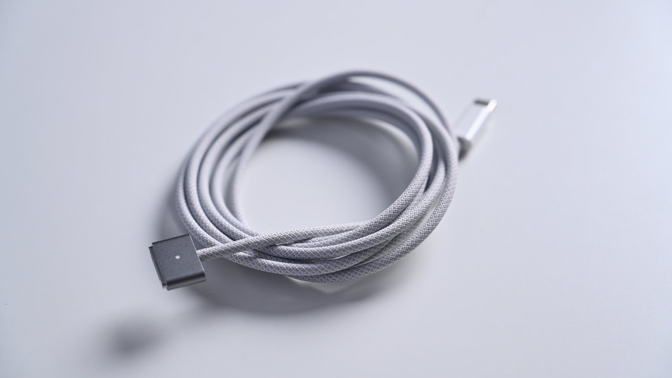 Space Gray MagSafe 3 cable