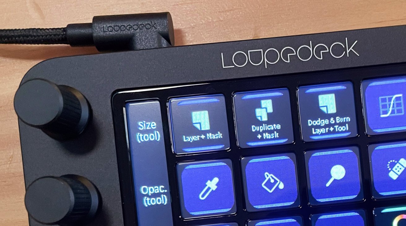 The Loupedeck Live and CT have light-up displays for buttons.